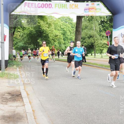 29.06.2025 - hella hamburg halbmarathon MichiJ http://msf.ph/oto/8223198 29.06.2025 10:24:43 Zwischen KM18-KM19 3809, 10384, 10877, 11120, 12044, 12447, 12462, 13798, 14622, 15348, 15415, 15931, 17691, 18237, 18841 meine-sportfotos.de