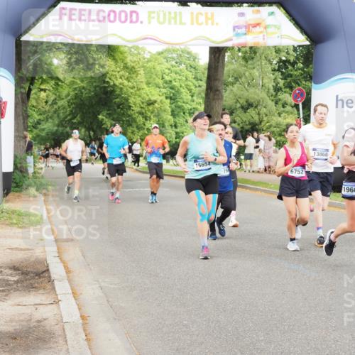 29.06.2025 - hella hamburg halbmarathon MichiJ http://msf.ph/oto/8223210 29.06.2025 10:48:56 Zwischen KM18-KM19 1674, 4095, 6674, 6752, 8045, 8478, 9928, 10766, 11670, 11968, 13699, 13868, 14456, 15859, 16654, 17136, 19242 meine-sportfotos.de