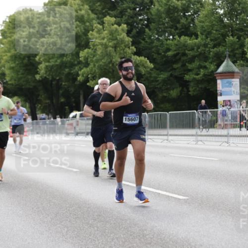 29.06.2025 - hella hamburg halbmarathon Jannik Wohlers http://msf.ph/oto/8223218 29.06.2025 10:27:29 Lombardsbrücke 1148, 2080, 3389, 5177, 5847, 6632, 7497, 7978, 9567, 9688, 11692, 11739, 12780, 12823, 13043, 13860, 15607, 15608, 16569, 16804, 16838, 18301, 18626 meine-sportfotos.de