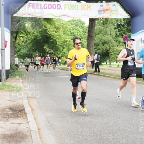 29.06.2025 - hella hamburg halbmarathon MichiJ http://msf.ph/oto/8223222 29.06.2025 10:24:45 Zwischen KM18-KM19 3809, 10384, 10877, 12044, 12447, 12462, 14622, 15415, 15931, 17691, 18237, 18841 meine-sportfotos.de