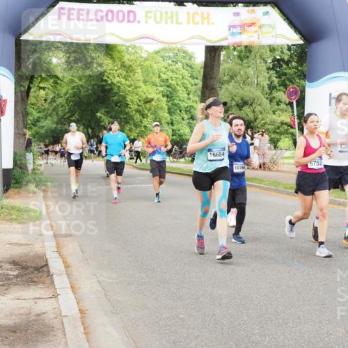 29.06.2025 - hella hamburg halbmarathon MichiJ http://msf.ph/oto/8223247 29.06.2025 10:48:56 Zwischen KM18-KM19 1674, 4095, 6674, 6752, 8045, 8478, 9928, 10766, 11670, 11968, 13699, 13868, 14456, 15859, 16654, 17136, 19242 meine-sportfotos.de