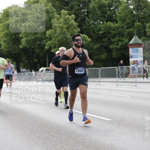 29.06.2025 - hella hamburg halbmarathon Jannik Wohlers http://msf.ph/oto/8223263 29.06.2025 10:27:29 Lombardsbrücke 1148, 2080, 3389, 5177, 5847, 6632, 7497, 7978, 9567, 9688, 11692, 11739, 12780, 12823, 13043, 13860, 15607, 15608, 16569, 16804, 16838, 18301, 18626 meine-sportfotos.de