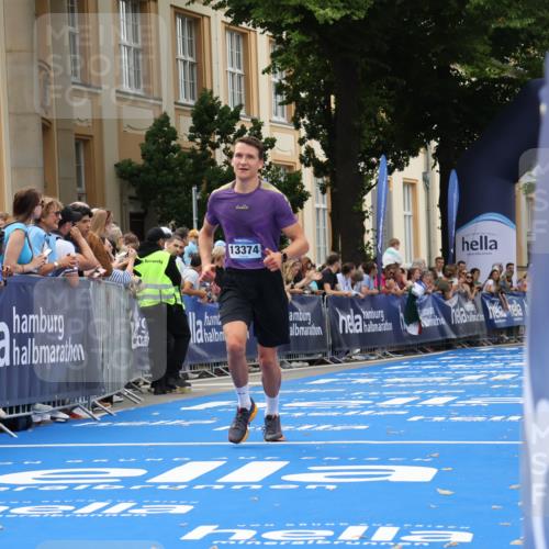 29.06.2025 - hella hamburg halbmarathon Strokosch-Dieckow http://msf.ph/oto/8223279 29.06.2025 10:29:46 Ziel 13374, 16818, 19202 meine-sportfotos.de