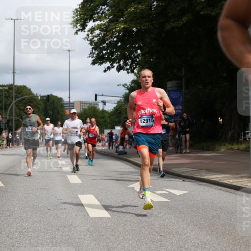 29.06.2025 - hella hamburg halbmarathon Yannick Fuchs http://msf.ph/oto/8223287 29.06.2025 10:33:12 20KM 1710, 2262, 2296, 2719, 2745, 2849, 3014, 3431, 4148, 5091, 5248, 6095, 6684, 7110, 8091, 9403, 10218, 11049, 11055, 11281, 11282, 11379, 12137, 12915, 13755, 13800, 14905, 15372, 16075, 16280, 17154, 17623, 17646, 17722, 18761, 19004, 19151 meine-sportfotos.de