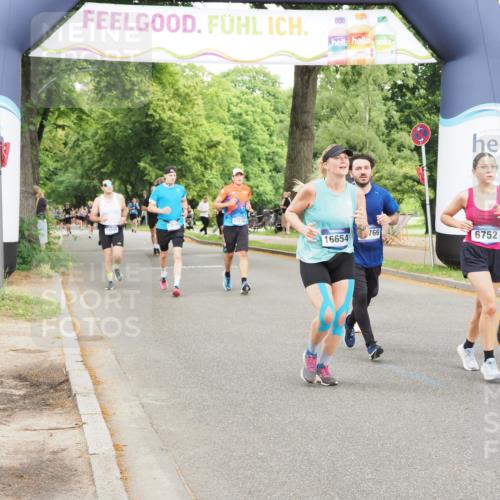 29.06.2025 - hella hamburg halbmarathon MichiJ http://msf.ph/oto/8223299 29.06.2025 10:48:56 Zwischen KM18-KM19 1674, 4095, 6674, 6752, 8045, 8478, 9928, 10766, 11670, 11968, 13699, 13868, 14456, 15859, 16654, 17136, 19242 meine-sportfotos.de