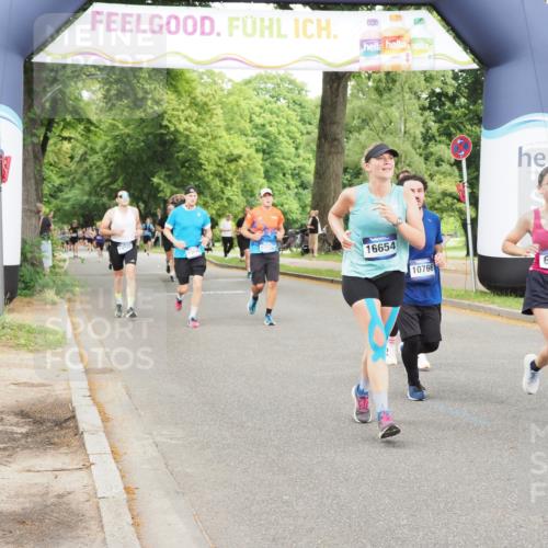 29.06.2025 - hella hamburg halbmarathon MichiJ http://msf.ph/oto/8223316 29.06.2025 10:48:57 Zwischen KM18-KM19 1674, 4095, 6674, 6752, 8045, 8478, 9928, 10766, 11670, 11968, 13699, 13868, 14456, 15859, 16654, 17136 meine-sportfotos.de