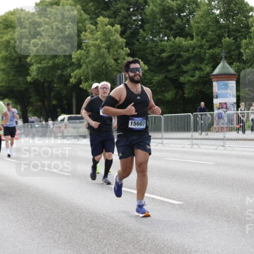 29.06.2025 - hella hamburg halbmarathon Jannik Wohlers http://msf.ph/oto/8223360 29.06.2025 10:27:29 Lombardsbrücke 1148, 2080, 3389, 5177, 5847, 6632, 7497, 7978, 9567, 9688, 11692, 11739, 12780, 12823, 13043, 13860, 15607, 15608, 16569, 16804, 16838, 18301, 18626 meine-sportfotos.de
