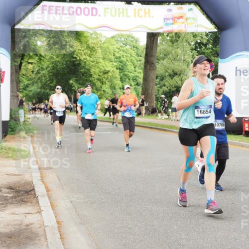 29.06.2025 - hella hamburg halbmarathon MichiJ http://msf.ph/oto/8223377 29.06.2025 10:48:57 Zwischen KM18-KM19 1674, 4095, 6674, 6752, 8045, 8478, 9928, 10766, 11670, 11968, 13699, 13868, 14456, 15859, 16654, 17136 meine-sportfotos.de