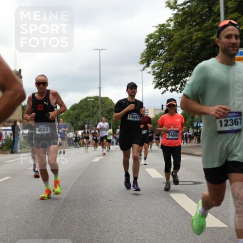 29.06.2025 - hella hamburg halbmarathon Yannick Fuchs http://msf.ph/oto/8223383 29.06.2025 10:46:13 20KM 2287, 2397, 2595, 4140, 4557, 4837, 5032, 5093, 5116, 5399, 5482, 6390, 6562, 7130, 7312, 7409, 7724, 7732, 8139, 8661, 8977, 9082, 9093, 9145, 9876, 10115, 11459, 11551, 12367, 12580, 13047, 13051, 13327, 14122, 14300, 14561, 15001, 15275, 15356, 15427, 15506, 15727, 15829, 15831, 16003, 16179, 16357, 16591, 18801 meine-sportfotos.de