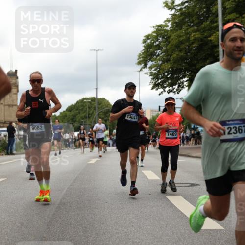29.06.2025 - hella hamburg halbmarathon Yannick Fuchs http://msf.ph/oto/8223393 29.06.2025 10:46:13 20KM 2287, 2397, 2595, 4140, 4557, 4837, 5032, 5093, 5116, 5399, 5482, 6390, 6562, 7130, 7312, 7409, 7724, 7732, 8139, 8661, 8977, 9082, 9093, 9145, 9876, 10115, 11459, 11551, 12367, 12580, 13047, 13051, 13327, 14122, 14300, 14561, 15001, 15275, 15356, 15427, 15506, 15727, 15829, 15831, 16003, 16179, 16357, 16591, 18801 meine-sportfotos.de