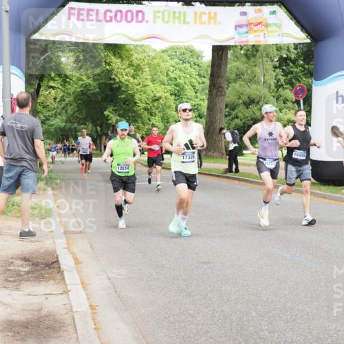 29.06.2025 - hella hamburg halbmarathon MichiJ http://msf.ph/oto/8223434 29.06.2025 10:24:50 Zwischen KM18-KM19 3843, 10877, 12447, 12462, 12514, 15701, 15959, 17691, 18841 meine-sportfotos.de