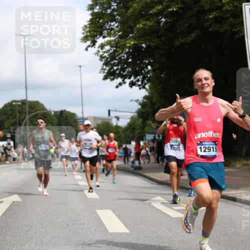 29.06.2025 - hella hamburg halbmarathon Yannick Fuchs http://msf.ph/oto/8223453 29.06.2025 10:33:12 20KM 1710, 2262, 2296, 2719, 2745, 2849, 3014, 3431, 4148, 5091, 5248, 6095, 6684, 7110, 8091, 9403, 10218, 11049, 11055, 11281, 11282, 11379, 12137, 12915, 13755, 13800, 14905, 15372, 16075, 16280, 17154, 17623, 17646, 17722, 18761, 19004, 19151 meine-sportfotos.de
