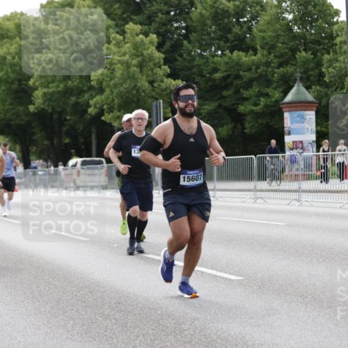 29.06.2025 - hella hamburg halbmarathon Jannik Wohlers http://msf.ph/oto/8223458 29.06.2025 10:27:29 Lombardsbrücke 1148, 2080, 3389, 5177, 5847, 6632, 7497, 7978, 9567, 9688, 11692, 11739, 12780, 12823, 13043, 13860, 15607, 15608, 16569, 16804, 16838, 18301, 18626 meine-sportfotos.de