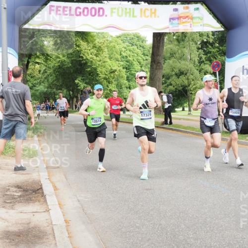 29.06.2025 - hella hamburg halbmarathon MichiJ http://msf.ph/oto/8223461 29.06.2025 10:24:50 Zwischen KM18-KM19 3843, 10877, 12447, 12462, 12514, 15701, 15959, 17691, 18841 meine-sportfotos.de