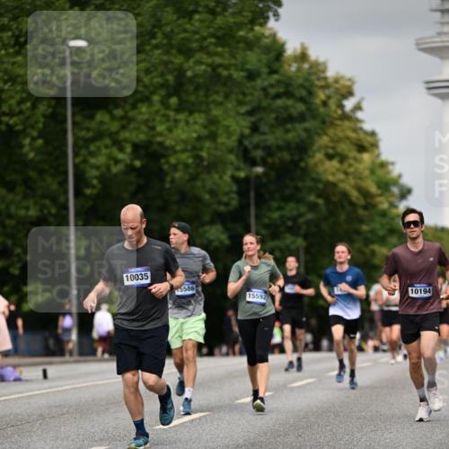 29.06.2025 - hella hamburg halbmarathon Dr. Thomas Lammeyer http://msf.ph/oto/8223505 29.06.2025 10:13:07 Kennedybrücke 1823, 2427, 3762, 4592, 4859, 6674, 7081, 7198, 9297, 9823, 9951, 9958, 10035, 10092, 10194, 10609, 10857 meine-sportfotos.de