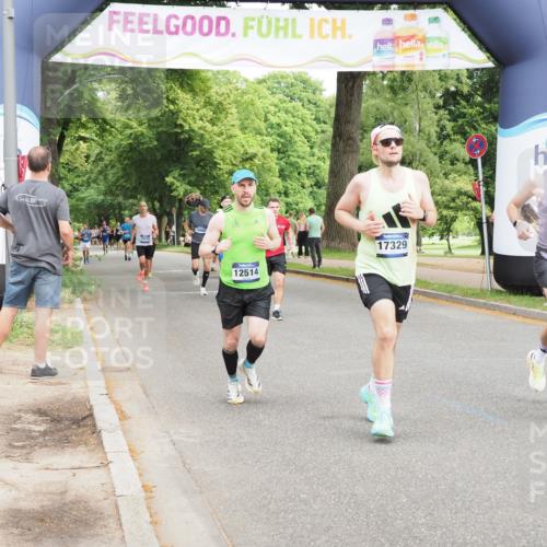 29.06.2025 - hella hamburg halbmarathon MichiJ http://msf.ph/oto/8223513 29.06.2025 10:24:51 Zwischen KM18-KM19 3843, 10877, 12462, 12514, 15701, 15959, 18259, 18841 meine-sportfotos.de