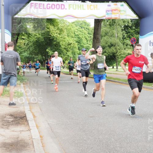 29.06.2025 - hella hamburg halbmarathon MichiJ http://msf.ph/oto/8223611 29.06.2025 10:24:53 Zwischen KM18-KM19 3843, 12514, 14875, 15701, 15959, 16119, 18259 meine-sportfotos.de