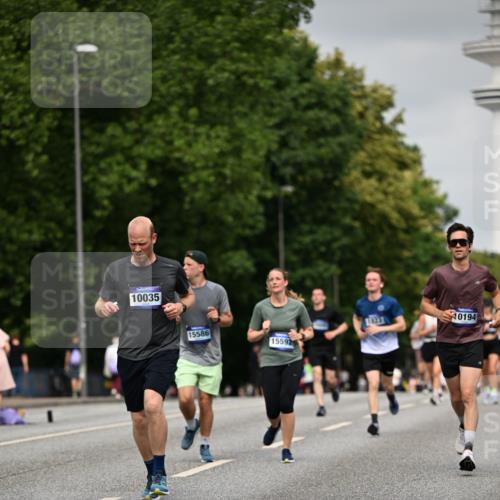 29.06.2025 - hella hamburg halbmarathon Dr. Thomas Lammeyer http://msf.ph/oto/8223656 29.06.2025 10:13:07 Kennedybrücke 1823, 2427, 3762, 4592, 4859, 6674, 7081, 7198, 9297, 9823, 9951, 9958, 10035, 10092, 10194, 10609, 10857 meine-sportfotos.de