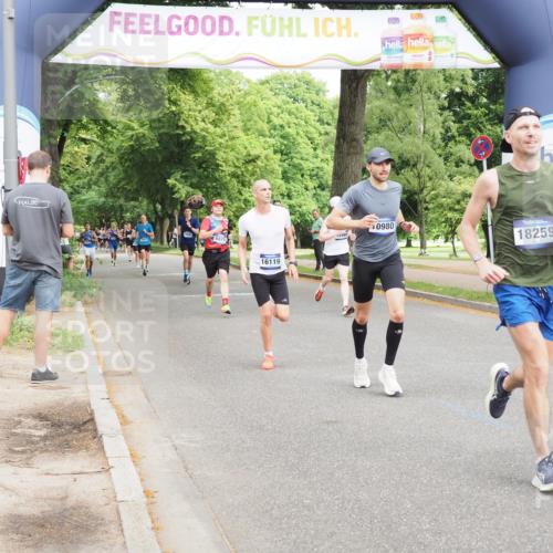 29.06.2025 - hella hamburg halbmarathon MichiJ http://msf.ph/oto/8223671 29.06.2025 10:24:54 Zwischen KM18-KM19 3843, 12514, 14875, 15701, 15959, 16119, 18259 meine-sportfotos.de
