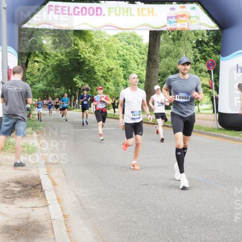 29.06.2025 - hella hamburg halbmarathon MichiJ http://msf.ph/oto/8223709 29.06.2025 10:24:54 Zwischen KM18-KM19 3843, 12514, 14875, 15701, 15959, 16119, 18259 meine-sportfotos.de