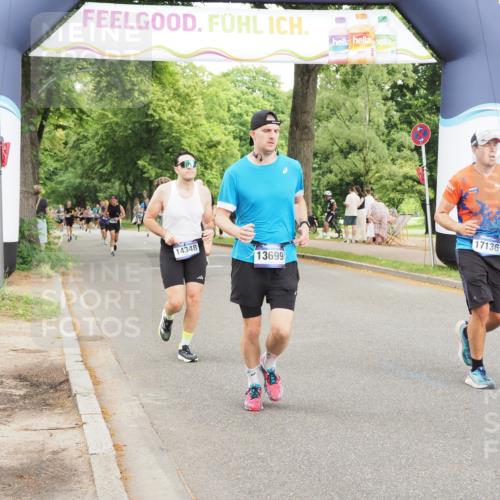 29.06.2025 - hella hamburg halbmarathon MichiJ http://msf.ph/oto/8223780 29.06.2025 10:48:59 Zwischen KM18-KM19 1674, 4095, 6674, 6752, 8478, 10766, 11670, 11968, 13699, 13868, 14348, 14456, 15859, 16654, 17136 meine-sportfotos.de