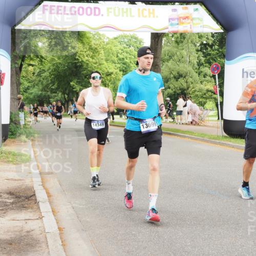 29.06.2025 - hella hamburg halbmarathon MichiJ http://msf.ph/oto/8223795 29.06.2025 10:48:59 Zwischen KM18-KM19 1674, 4095, 6674, 6752, 8478, 10766, 11670, 11968, 13699, 13868, 14348, 14456, 15859, 16654, 17136 meine-sportfotos.de