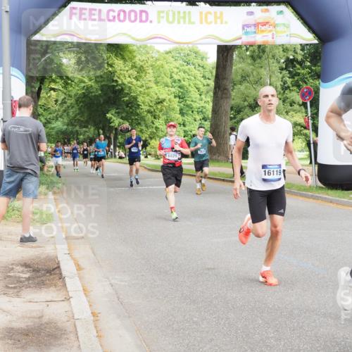 29.06.2025 - hella hamburg halbmarathon MichiJ http://msf.ph/oto/8223807 29.06.2025 10:24:55 Zwischen KM18-KM19 3843, 12488, 12514, 14875, 15701, 15959, 16119, 18259 meine-sportfotos.de
