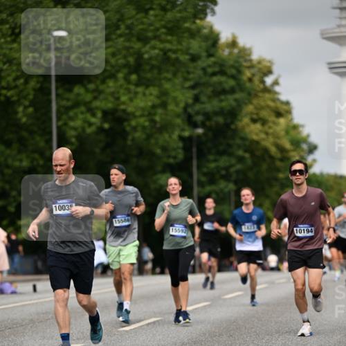 29.06.2025 - hella hamburg halbmarathon Dr. Thomas Lammeyer http://msf.ph/oto/8223847 29.06.2025 10:13:08 Kennedybrücke 1823, 2427, 3762, 4592, 4859, 7081, 7198, 9297, 9306, 9823, 9951, 9958, 10035, 10092, 10194, 10609 meine-sportfotos.de