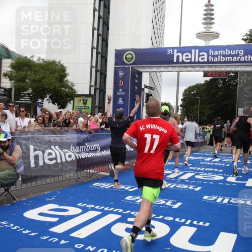 29.06.2025 - hella hamburg halbmarathon Michael Strokosch http://msf.ph/oto/8223852 29.06.2025 10:50:08 Ziel 1216, 1321, 1507, 2020, 3562, 3692, 3852, 7100, 7657, 8313, 9031, 9213, 9303, 9965, 12203, 12271, 13225, 13282, 13758, 14257, 16403, 18228, 18657, 18658, 18884, 19112 meine-sportfotos.de