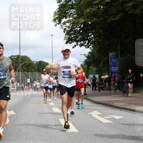 29.06.2025 - hella hamburg halbmarathon Yannick Fuchs http://msf.ph/oto/8223873 29.06.2025 10:33:14 20KM 1710, 2262, 2296, 2719, 2745, 2849, 2980, 3014, 3431, 4148, 5091, 5248, 6095, 6682, 6684, 7110, 8091, 9403, 10218, 11049, 11055, 11281, 11282, 11379, 12137, 12915, 13755, 13800, 14905, 15372, 16075, 16280, 17154, 17623, 17646, 17722, 18761, 19004, 19151 meine-sportfotos.de