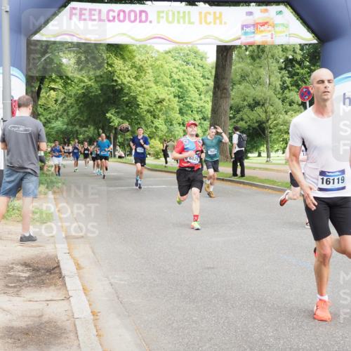 29.06.2025 - hella hamburg halbmarathon MichiJ http://msf.ph/oto/8223875 29.06.2025 10:24:55 Zwischen KM18-KM19 3843, 12488, 12514, 14875, 15701, 15959, 16119, 18259 meine-sportfotos.de