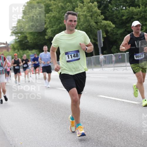 29.06.2025 - hella hamburg halbmarathon Jannik Wohlers http://msf.ph/oto/8223877 29.06.2025 10:27:31 Lombardsbrücke 1148, 2080, 5177, 5847, 6632, 7497, 9567, 9688, 11692, 11739, 12780, 12823, 12842, 13043, 13678, 13860, 15607, 15608, 16569, 16804, 18301, 18626 meine-sportfotos.de