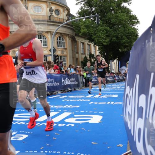 29.06.2025 - hella hamburg halbmarathon Strokosch-Dieckow http://msf.ph/oto/8223916 29.06.2025 10:30:06 Ziel 1758, 2689, 3189, 8190, 8323, 9634, 10270, 12308, 15507, 15672, 17768 meine-sportfotos.de