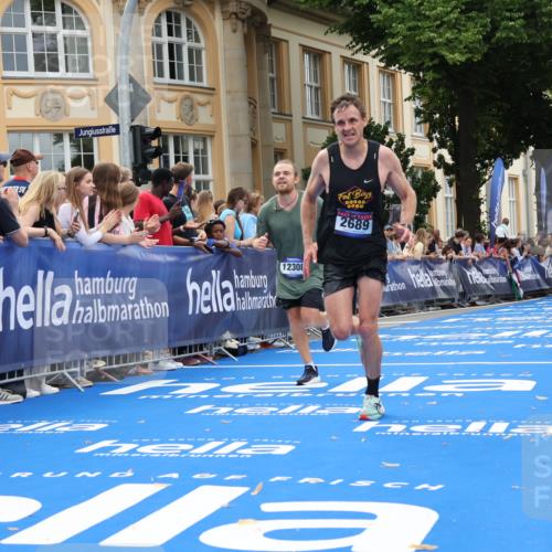 29.06.2025 - hella hamburg halbmarathon Strokosch-Dieckow http://msf.ph/oto/8223930 29.06.2025 10:30:07 Ziel 1758, 2689, 3189, 8190, 8323, 9634, 10270, 12308, 15507, 17768 meine-sportfotos.de