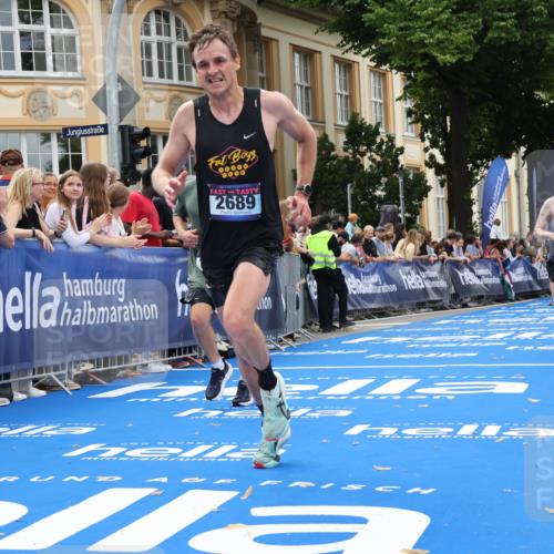 29.06.2025 - hella hamburg halbmarathon Strokosch-Dieckow http://msf.ph/oto/8223952 29.06.2025 10:30:07 Ziel 1758, 2689, 3189, 8190, 8323, 9634, 10270, 12308, 15507, 17768 meine-sportfotos.de