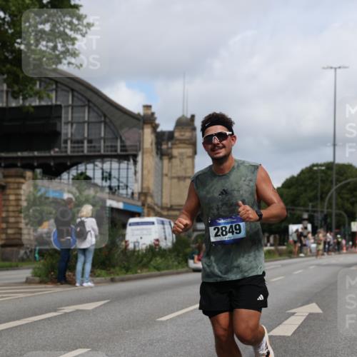 29.06.2025 - hella hamburg halbmarathon Yannick Fuchs http://msf.ph/oto/8223971 29.06.2025 10:33:15 20KM 1710, 2262, 2296, 2719, 2849, 2980, 3014, 3431, 4148, 5091, 5248, 6095, 6682, 6684, 7110, 8091, 9403, 10218, 11049, 11055, 11281, 11282, 11379, 12137, 12915, 13755, 13800, 14905, 15372, 16075, 16280, 17154, 17623, 17646, 17722, 18761, 19004, 19151 meine-sportfotos.de