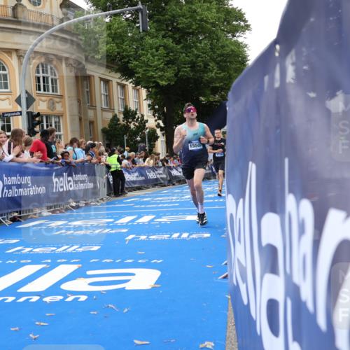 29.06.2025 - hella hamburg halbmarathon Strokosch-Dieckow http://msf.ph/oto/8223986 29.06.2025 10:30:08 Ziel 1758, 2689, 3189, 8190, 8323, 9634, 10270, 12308, 15507, 17768 meine-sportfotos.de