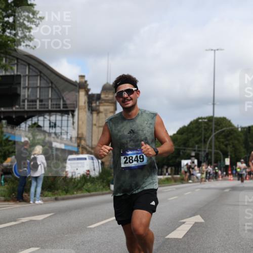 29.06.2025 - hella hamburg halbmarathon Yannick Fuchs http://msf.ph/oto/8223989 29.06.2025 10:33:15 20KM 1710, 2262, 2296, 2719, 2849, 2980, 3014, 3431, 4148, 5091, 5248, 6095, 6682, 6684, 7110, 8091, 9403, 10218, 11049, 11055, 11281, 11282, 11379, 12137, 12915, 13755, 13800, 14905, 15372, 16075, 16280, 17154, 17623, 17646, 17722, 18761, 19004, 19151 meine-sportfotos.de