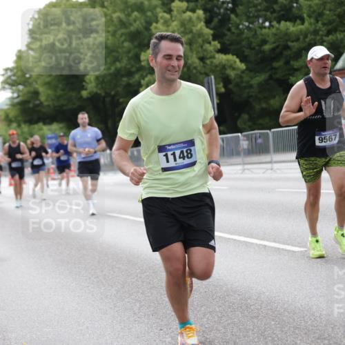 29.06.2025 - hella hamburg halbmarathon Jannik Wohlers http://msf.ph/oto/8223991 29.06.2025 10:27:31 Lombardsbrücke 1148, 2080, 5177, 5847, 6632, 7497, 9567, 9688, 11692, 11739, 12780, 12823, 12842, 13043, 13678, 13860, 15607, 15608, 16569, 16804, 18301, 18626 meine-sportfotos.de