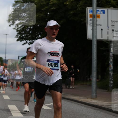 29.06.2025 - hella hamburg halbmarathon Yannick Fuchs http://msf.ph/oto/8224024 29.06.2025 10:33:15 20KM 1710, 2262, 2296, 2719, 2849, 2980, 3014, 3431, 4148, 5091, 5248, 6095, 6682, 6684, 7110, 8091, 9403, 10218, 11049, 11055, 11281, 11282, 11379, 12137, 12915, 13755, 13800, 14905, 15372, 16075, 16280, 17154, 17623, 17646, 17722, 18761, 19004, 19151 meine-sportfotos.de