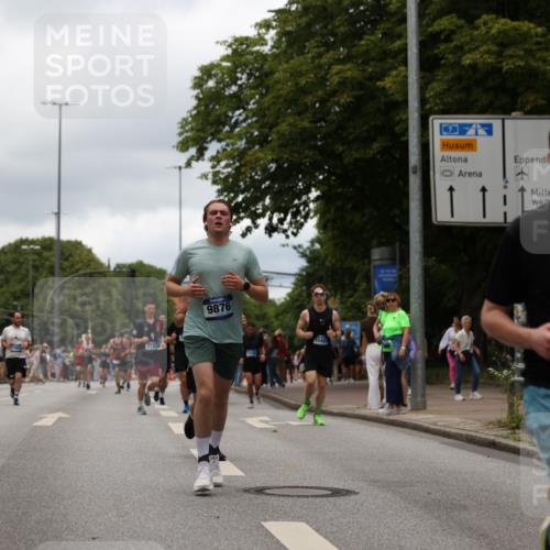 29.06.2025 - hella hamburg halbmarathon Yannick Fuchs http://msf.ph/oto/8224041 29.06.2025 10:46:23 20KM 2287, 2595, 3715, 4557, 4558, 4837, 5032, 5093, 5116, 5378, 5399, 5482, 6164, 6390, 6561, 6562, 7130, 7312, 7475, 7732, 7896, 8139, 8172, 8316, 8661, 8720, 8977, 9093, 9145, 9876, 10115, 11459, 12135, 13301, 13327, 14300, 14791, 15001, 15144, 15275, 15427, 15446, 15506, 15690, 16320, 16357, 17773, 18801 meine-sportfotos.de