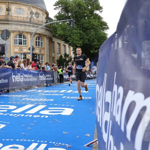 29.06.2025 - hella hamburg halbmarathon Strokosch-Dieckow http://msf.ph/oto/8224060 29.06.2025 10:30:11 Ziel 1758, 8323, 10173, 12308, 12691, 15507 meine-sportfotos.de
