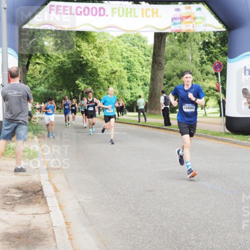 29.06.2025 - hella hamburg halbmarathon MichiJ http://msf.ph/oto/8224119 29.06.2025 10:24:58 Zwischen KM18-KM19 6829, 7831, 12488, 14875, 16119, 18259, 18600 meine-sportfotos.de
