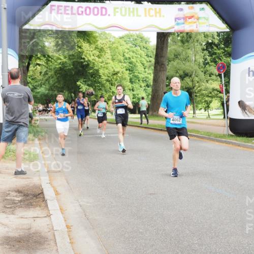 29.06.2025 - hella hamburg halbmarathon MichiJ http://msf.ph/oto/8224145 29.06.2025 10:25:00 Zwischen KM18-KM19 4062, 6829, 7831, 12488, 14875, 16119, 18600 meine-sportfotos.de