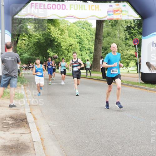 29.06.2025 - hella hamburg halbmarathon MichiJ http://msf.ph/oto/8224164 29.06.2025 10:25:00 Zwischen KM18-KM19 4062, 6829, 7831, 12488, 14875, 16119, 18600 meine-sportfotos.de