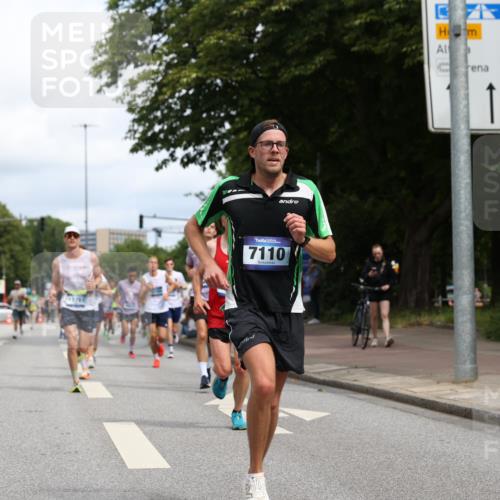 29.06.2025 - hella hamburg halbmarathon Yannick Fuchs http://msf.ph/oto/8224189 29.06.2025 10:33:16 20KM 1164, 1710, 2262, 2296, 2719, 2849, 2980, 3014, 3136, 3431, 4148, 5091, 5248, 6095, 6682, 6684, 7110, 8091, 9403, 10218, 11049, 11055, 11281, 11282, 11379, 12137, 12915, 13755, 13800, 14905, 15372, 16075, 16280, 17154, 17623, 17646, 17722, 18761, 19004, 19151 meine-sportfotos.de