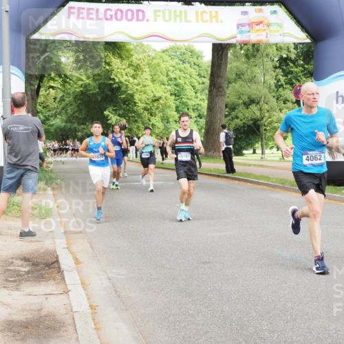 29.06.2025 - hella hamburg halbmarathon MichiJ http://msf.ph/oto/8224231 29.06.2025 10:25:01 Zwischen KM18-KM19 4062, 6829, 6990, 7831, 12488, 18600 meine-sportfotos.de