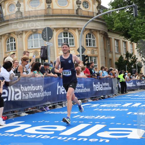 29.06.2025 - hella hamburg halbmarathon Strokosch-Dieckow http://msf.ph/oto/8224235 29.06.2025 10:30:13 Ziel 1758, 8323, 10173, 12691 meine-sportfotos.de