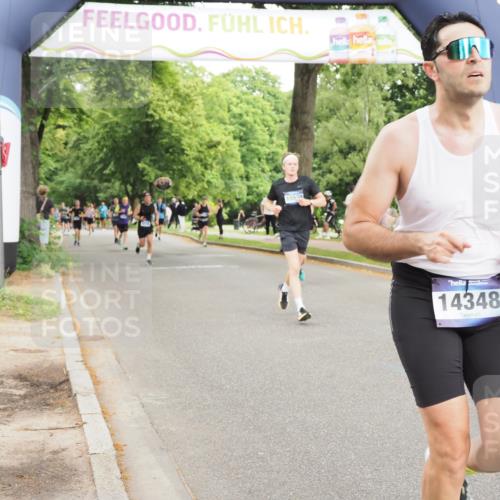29.06.2025 - hella hamburg halbmarathon MichiJ http://msf.ph/oto/8224239 29.06.2025 10:49:01 Zwischen KM18-KM19 4095, 6631, 6674, 6752, 10766, 11670, 13699, 13868, 14348, 14456, 15539, 15859, 16654, 17136 meine-sportfotos.de