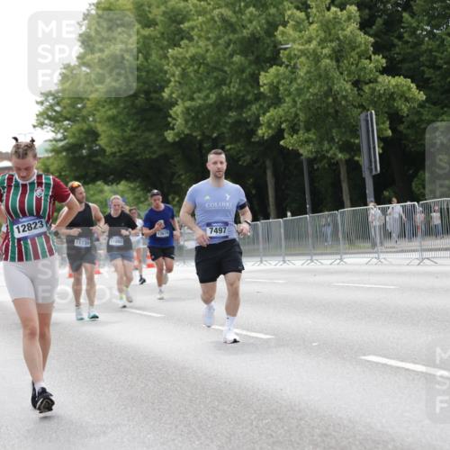 29.06.2025 - hella hamburg halbmarathon Jannik Wohlers http://msf.ph/oto/8224247 29.06.2025 10:27:32 Lombardsbrücke 1148, 5177, 5847, 6632, 7497, 9567, 9688, 11692, 11739, 12780, 12823, 12842, 13043, 13568, 13678, 13860, 15607, 15608, 16569, 16804, 18626 meine-sportfotos.de